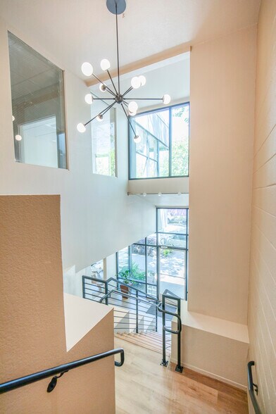 More Photos Of 2418-2420 K St, Sacramento General Retail For Sale