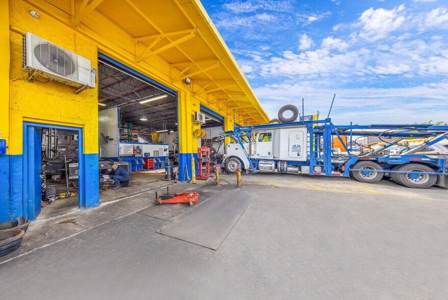 More Photos Of 9630 NW South River Dr, Medley Industrial For Lease