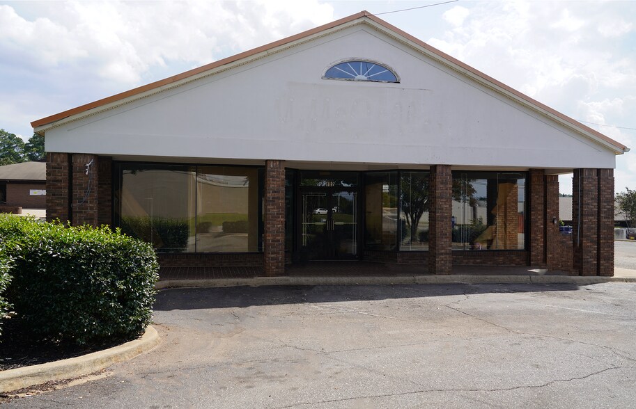 More Photos Of 102 Miracle Mile Dr, Anderson Freestanding For Lease