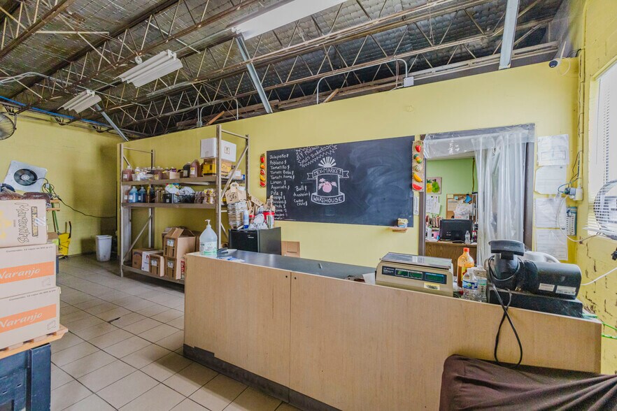 More Photos Of 925 E 19th St, Wichita Warehouse For Sale