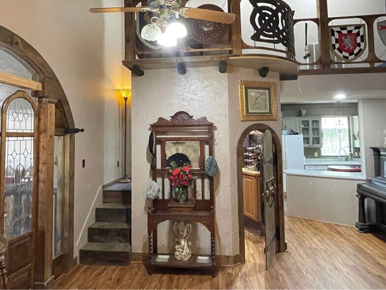 More Photos Of 175 Herber, New Braunfels Specialty For Sale