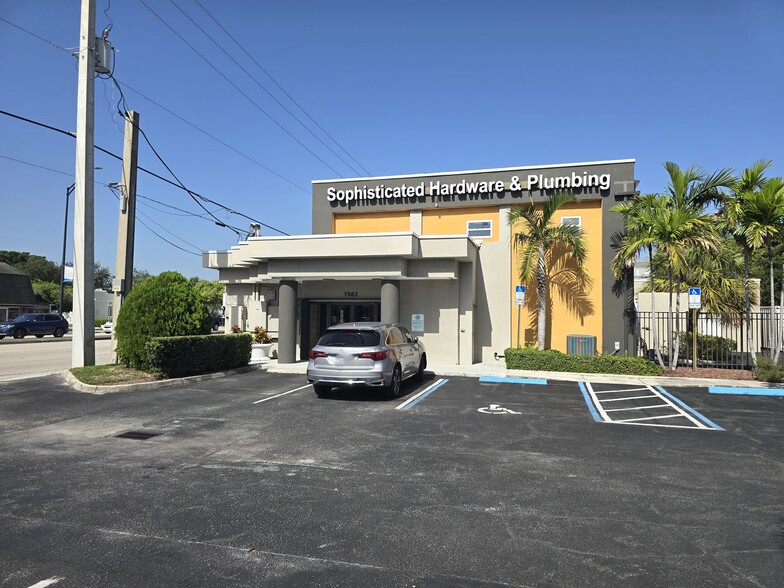 More Photos Of 1583 E Oakland Park Blvd, Oakland Park Freestanding For Sale