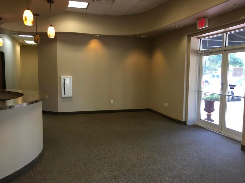 More Photos Of 5005 Colleyville Blvd, Colleyville Unknown For Lease