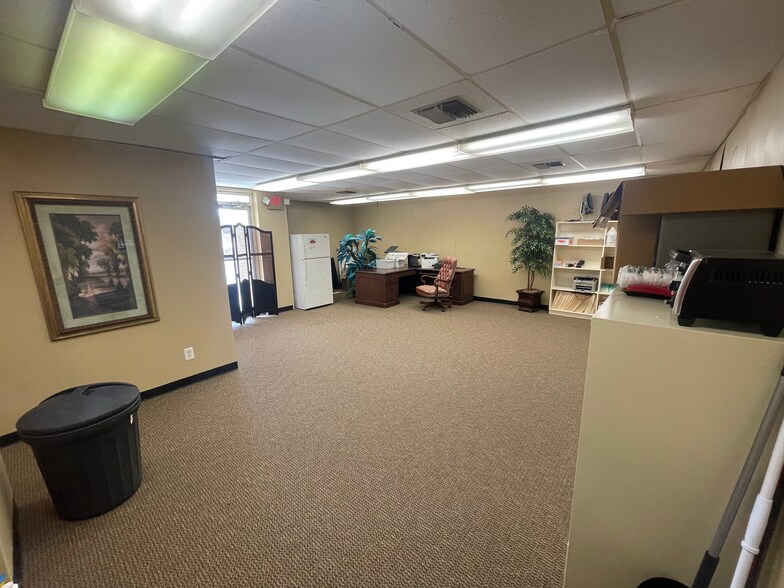 More Photos Of 148 S Houston St, Wharton Office For Sale