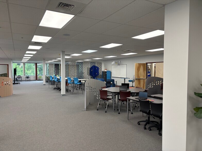 More Photos Of 201 Riverneck Rd, Chelmsford Office For Lease