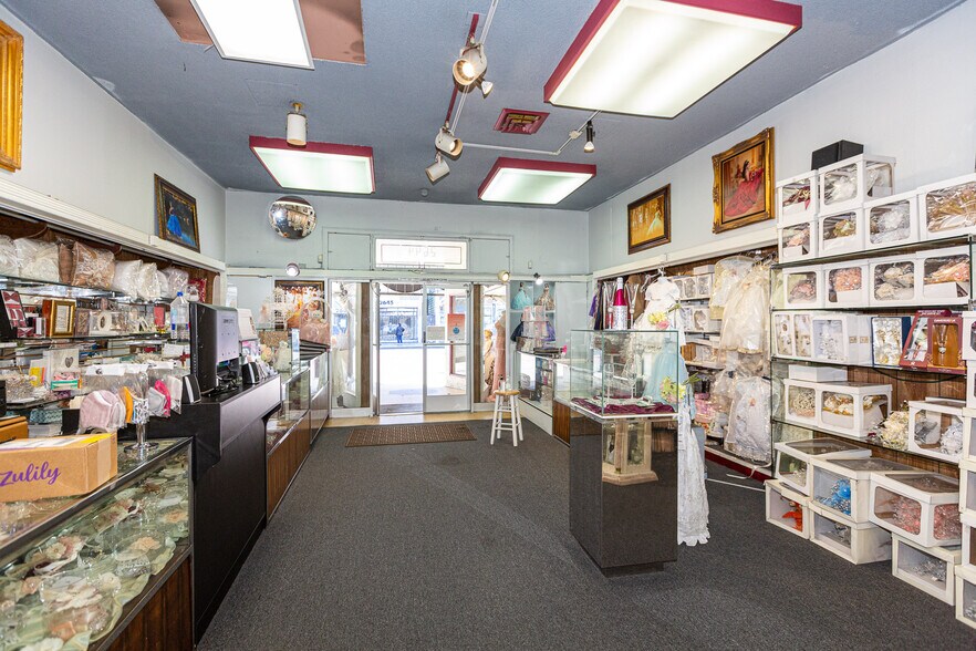 More Photos Of 2640-2650 Mission St, San Francisco Storefront For Lease