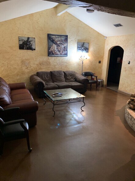 More Photos Of 2500 S Bagdad Rd, Leander Freestanding For Sale