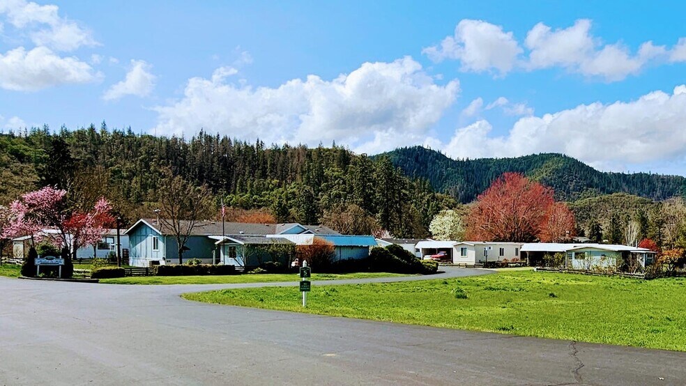 More Photos Of 6901 Old Stage Rd, Central Point Manufactured Housing Mobile Home Park For Sale