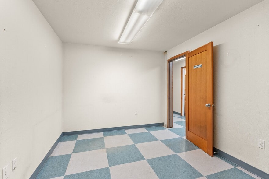 More Photos Of 281 Hamilton Rd N, Chehalis Warehouse For Sale