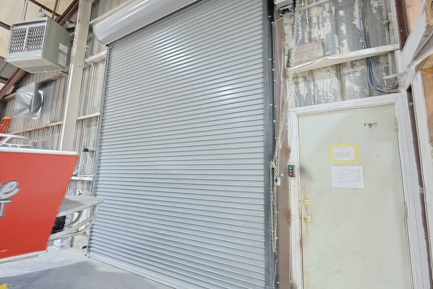 More Photos Of 390 N Front St, Coos Bay Industrial For Sale