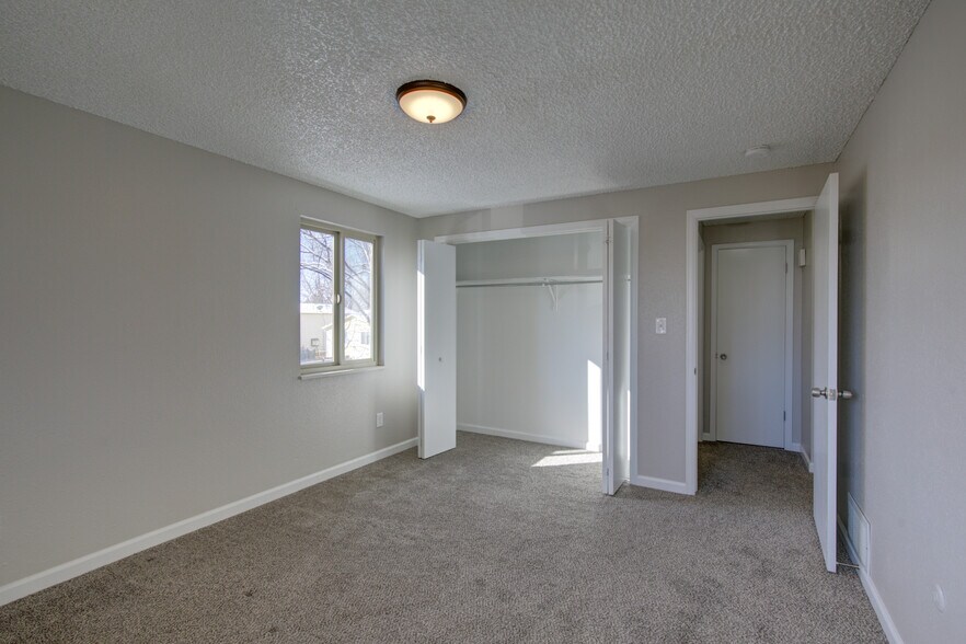 More Photos Of 1331 Merl Pl, Longmont Apartments For Sale
