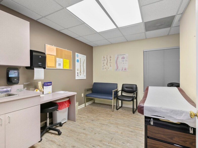 More Photos Of 1998 Hendersonville Rd, Asheville Medical For Lease