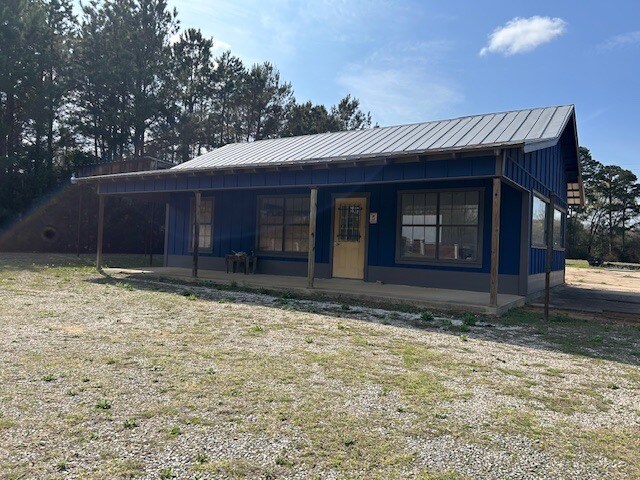 More Photos Of Texas State Hwy 155, Frankston Showroom For Sale