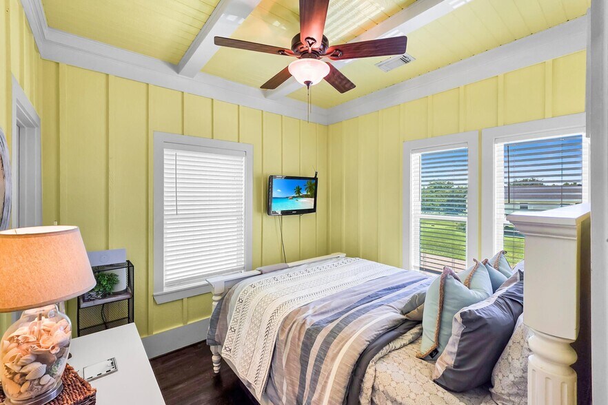 More Photos Of 2207 Nelson Avenue, Port Bolivar Healthcare For Sale