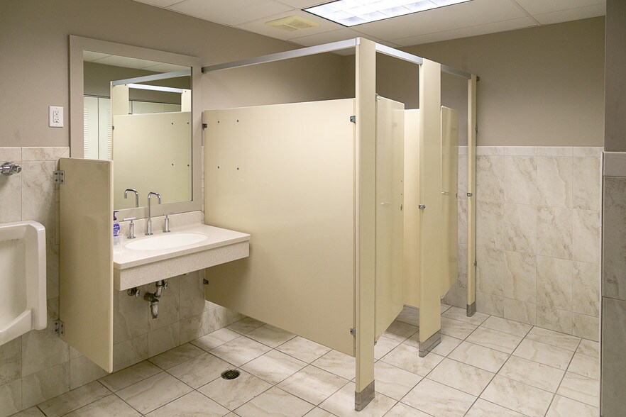 More Photos Of 5 Militia Dr, Lexington Office For Lease