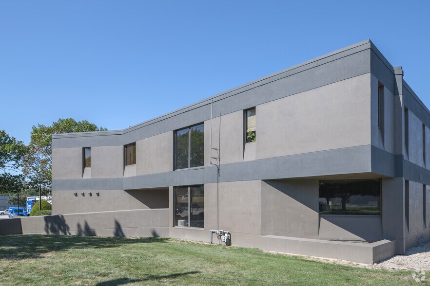 More Photos Of 67 Jefferson Blvd, Warwick Office For Lease