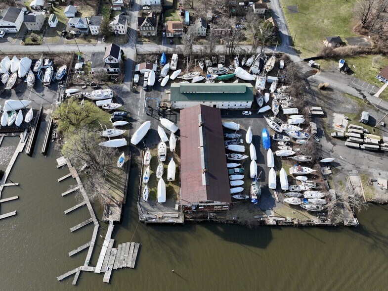 More Photos Of 140 First St, Connelly Marina For Sale