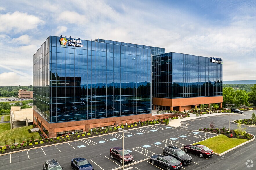 More Photos Of 300 Corporate Center Dr, Camp Hill Office For Lease