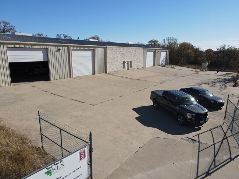 More Photos Of 2915 Greenlee Park Trl, Weatherford Warehouse For Sale