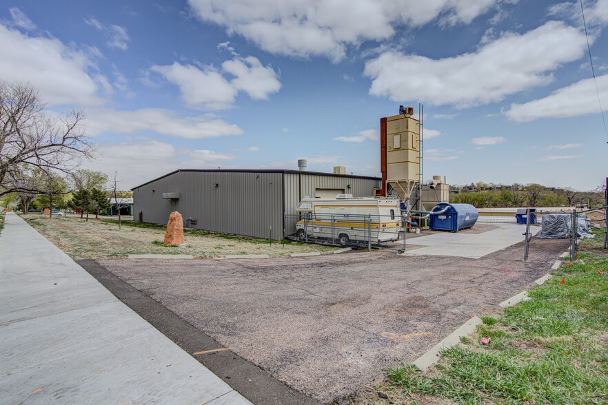 More Photos Of 465 S 31st St, Colorado Springs Light Manufacturing For Lease