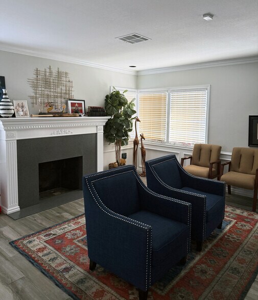 More Photos Of 810 E Charleston Blvd, Las Vegas Office For Sale