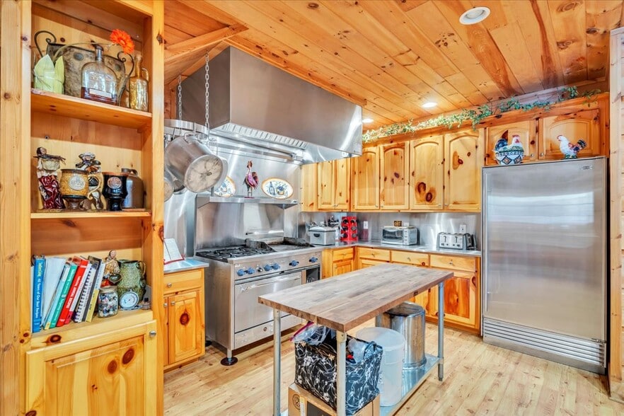 More Photos Of 2079 Highway 85, Senoia Specialty For Sale