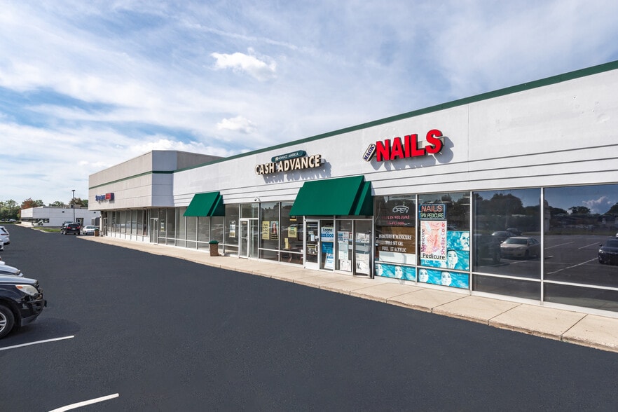 More Photos Of 37531-37605 Harper Rd, Clinton Township Storefront For Lease