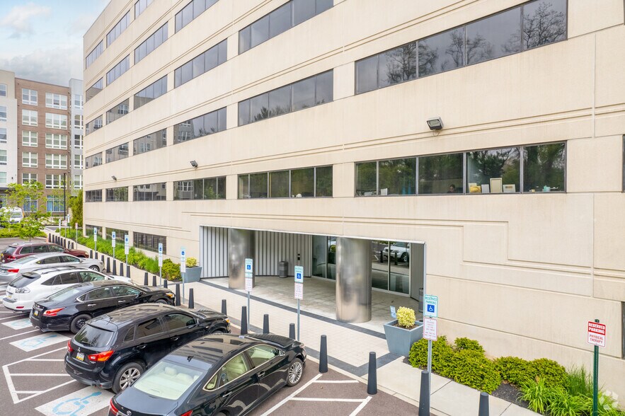 More Photos Of 150 Monument Rd, Bala Cynwyd Office For Lease