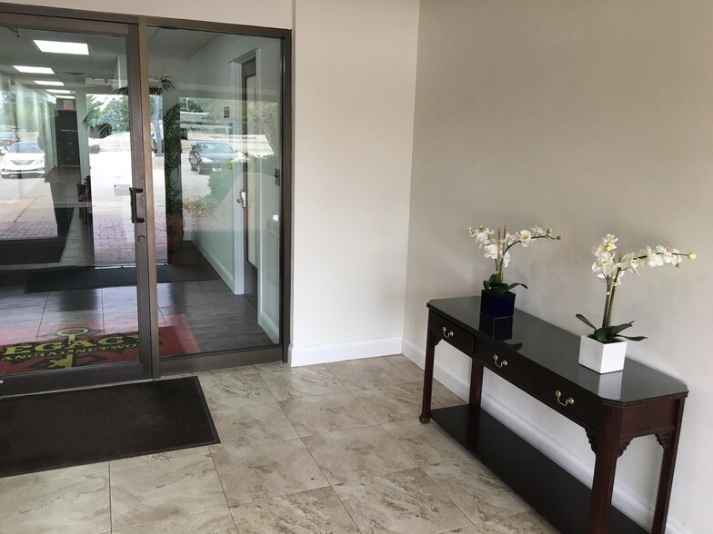 More Photos Of 1676 Viewpond Dr SE, Grand Rapids Office For Lease