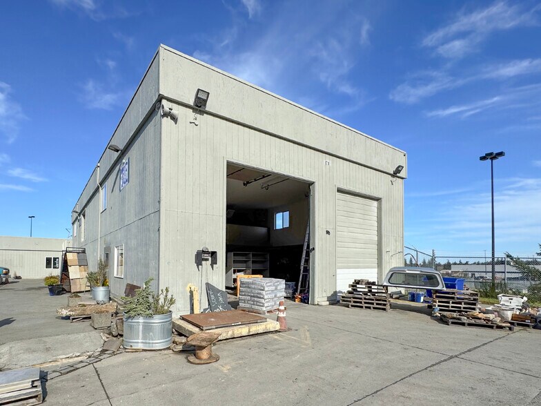 More Photos Of 3368 E Hwy 101, Port Angeles Showroom For Sale