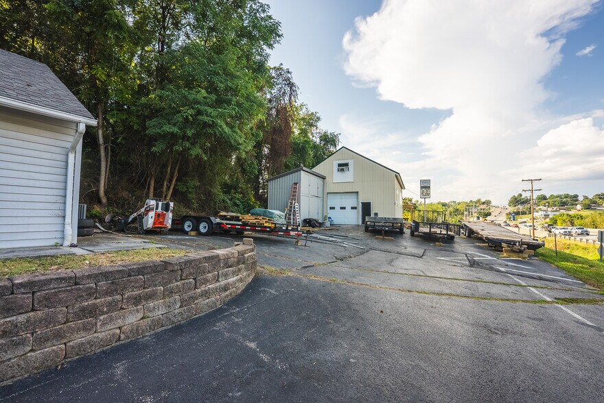 More Photos Of 690 N Franklin St, Christiansburg Office For Sale