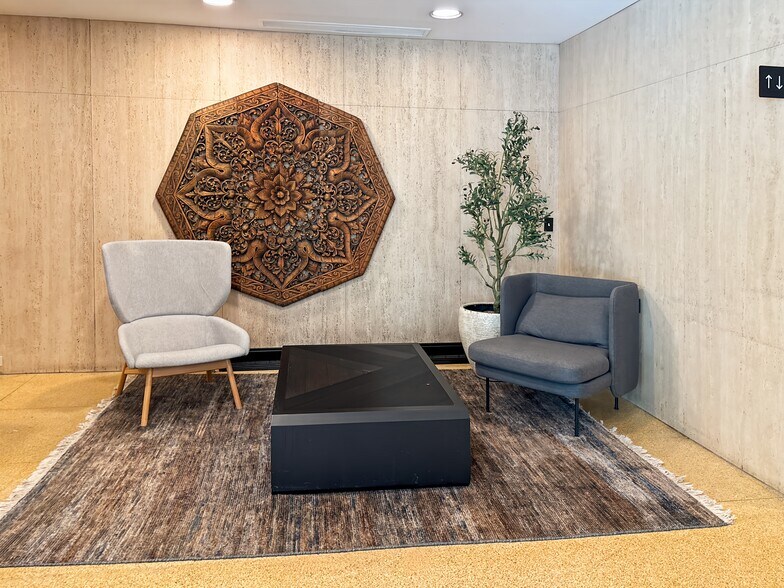 More Photos Of 40 E Huron St, Chicago Coworking Space