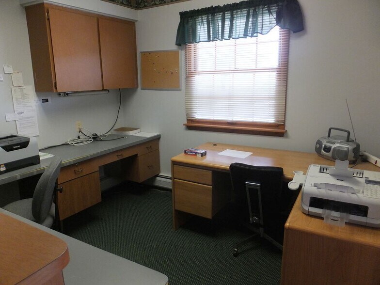 More Photos Of 35000-35008 Division Rd, Richmond Medical For Sale
