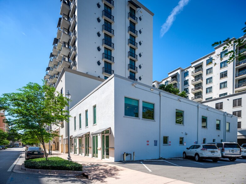 More Photos Of 4070-4090 Laguna St, Coral Gables Medical For Sale