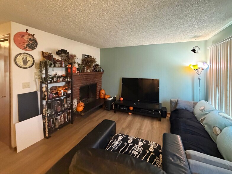 More Photos Of 3334 Kauffman Ave, Vancouver Apartments For Sale