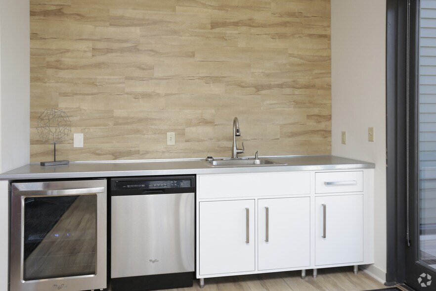 More Photos Of 174 E Main St, Spartanburg Apartments For Lease