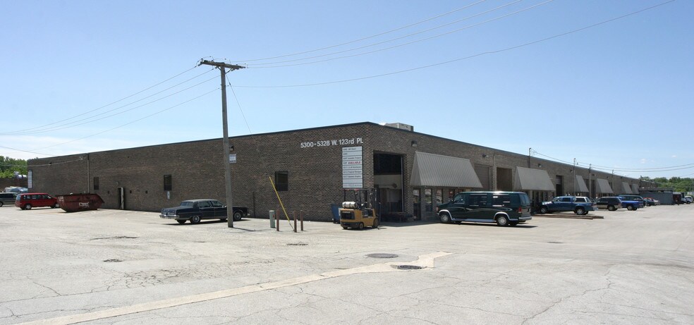 Primary Photo Of 5300-5328 W 123rd Pl, Alsip Warehouse For Lease