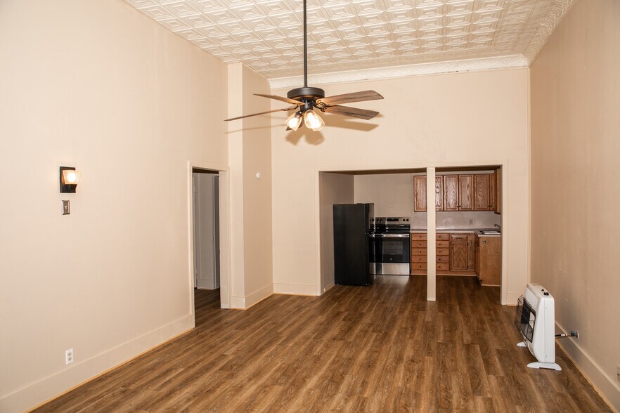 More Photos Of 515 Colorado, Burton Apartments For Sale