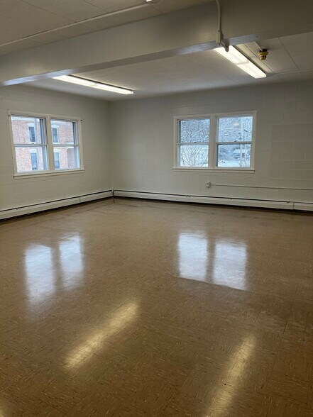 More Photos Of 49 Jefferson St, Phoenix Specialty For Lease