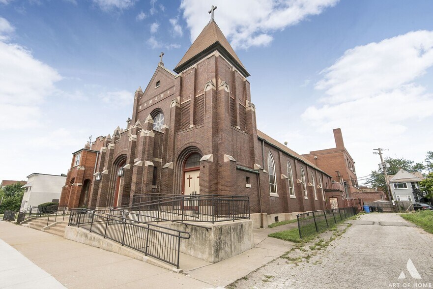 More Photos Of 700 E 91st St, Chicago Religious Facility For Sale