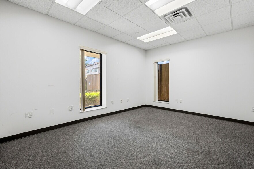 More Photos Of 901 W 18th St, Houston Warehouse For Sale