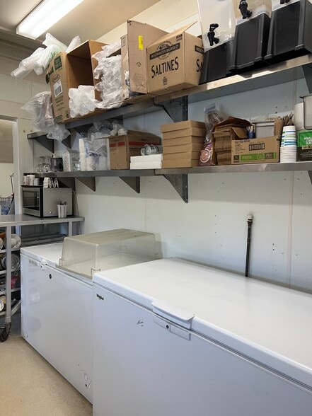More Photos Of 125 Deadwood Rd, Lewiston Restaurant For Sale