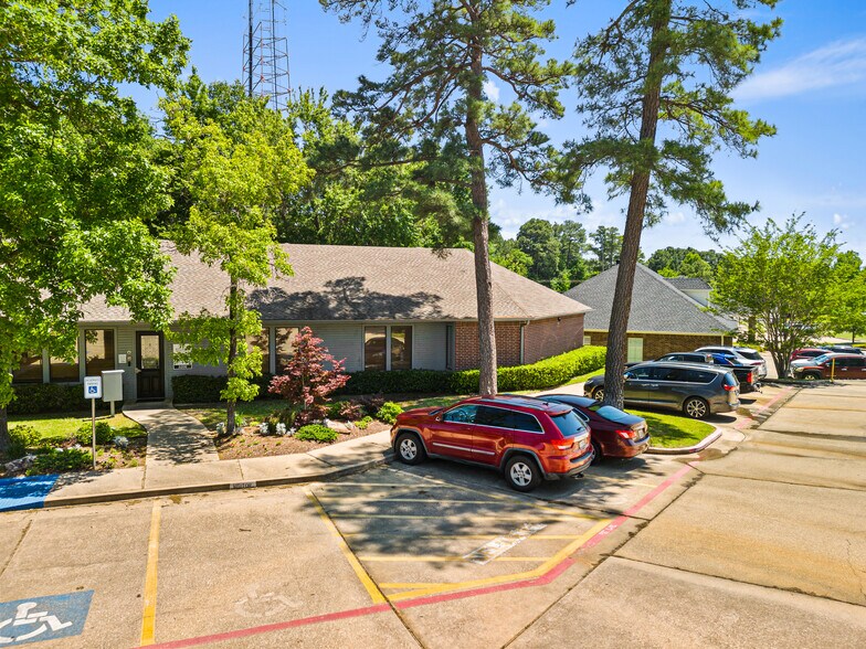 More Photos Of 3206 4th St, Longview Office For Lease