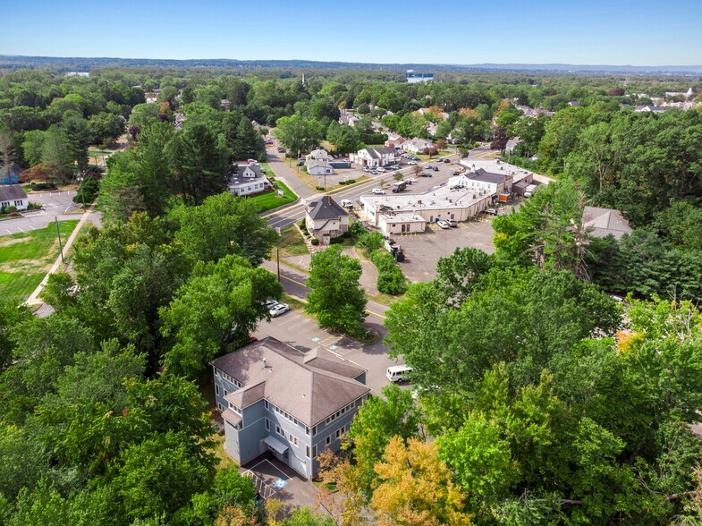 More Photos Of 155 Sycamore St, Glastonbury Office For Lease