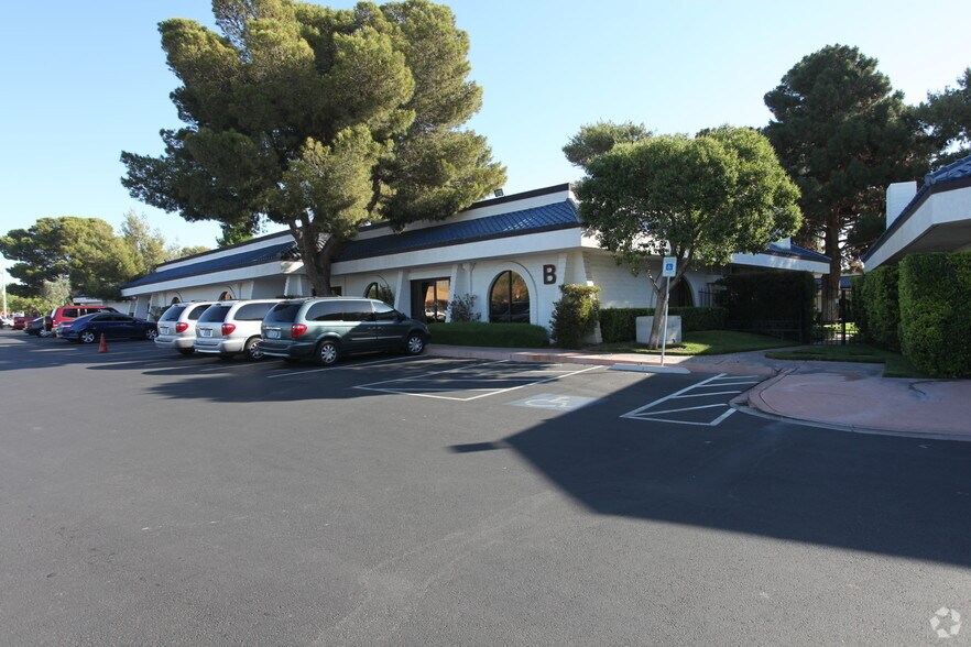 More Photos Of 801 S Rancho Dr, Las Vegas Office For Lease