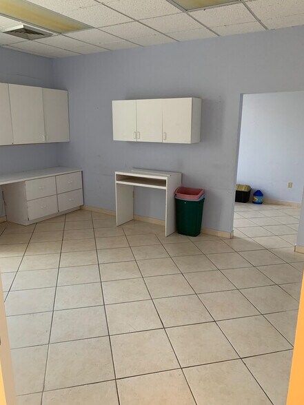 More Photos Of 5333 N Dixie Hwy, Oakland Park Medical For Lease