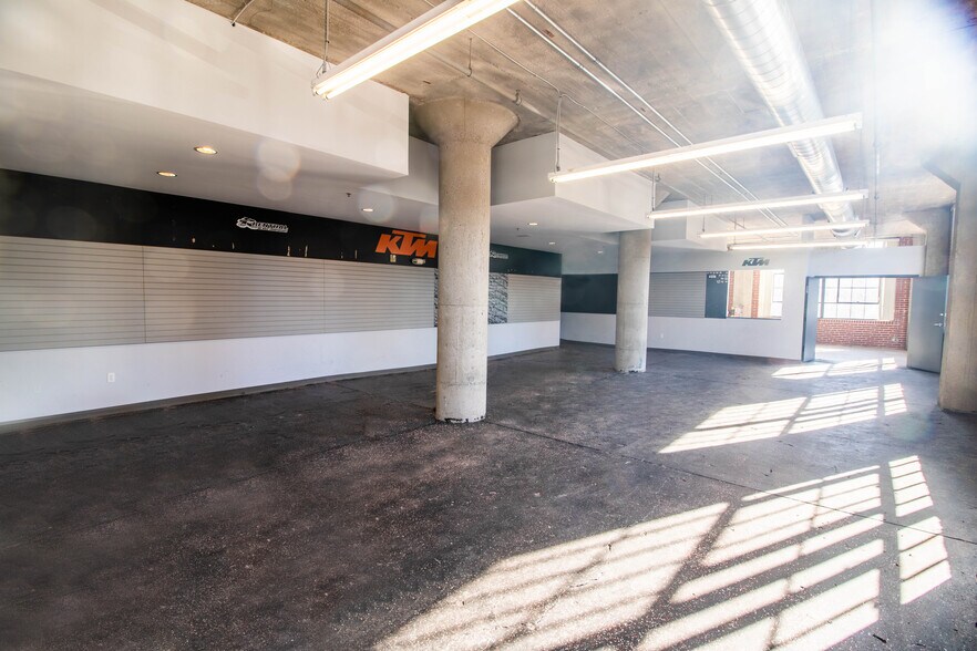 More Photos Of 510 N Theresa Ave, Saint Louis General Retail For Lease