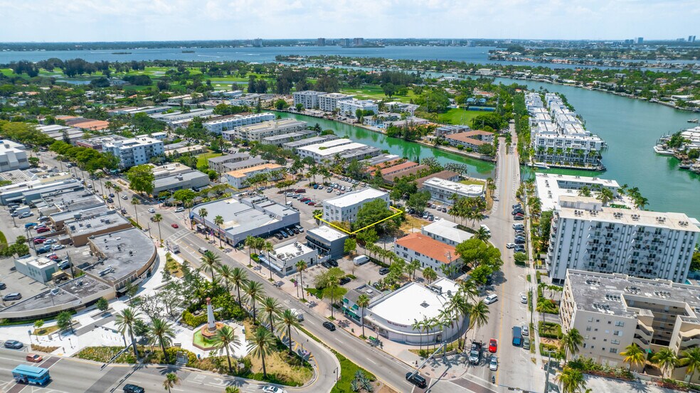 More Photos Of 924 Marseille Dr, Miami Beach Apartments For Sale