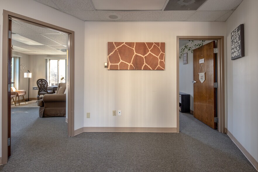 More Photos Of 74 Faunce Corner Rd, Dartmouth Office For Sale