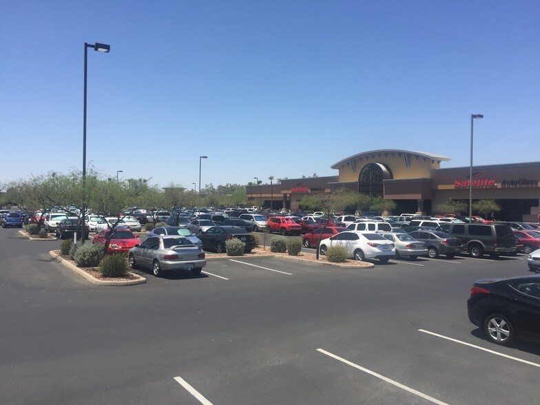 More Photos Of 2100-2160 W Chandler Blvd, Chandler General Retail For Lease